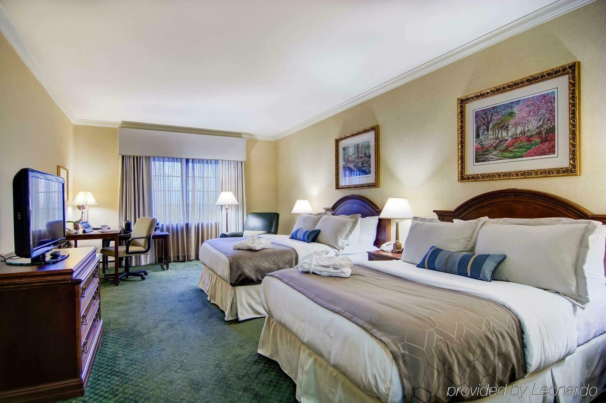 Rizzo Center, A Destination By Hyatt Hotel Chapel Hill Exterior foto